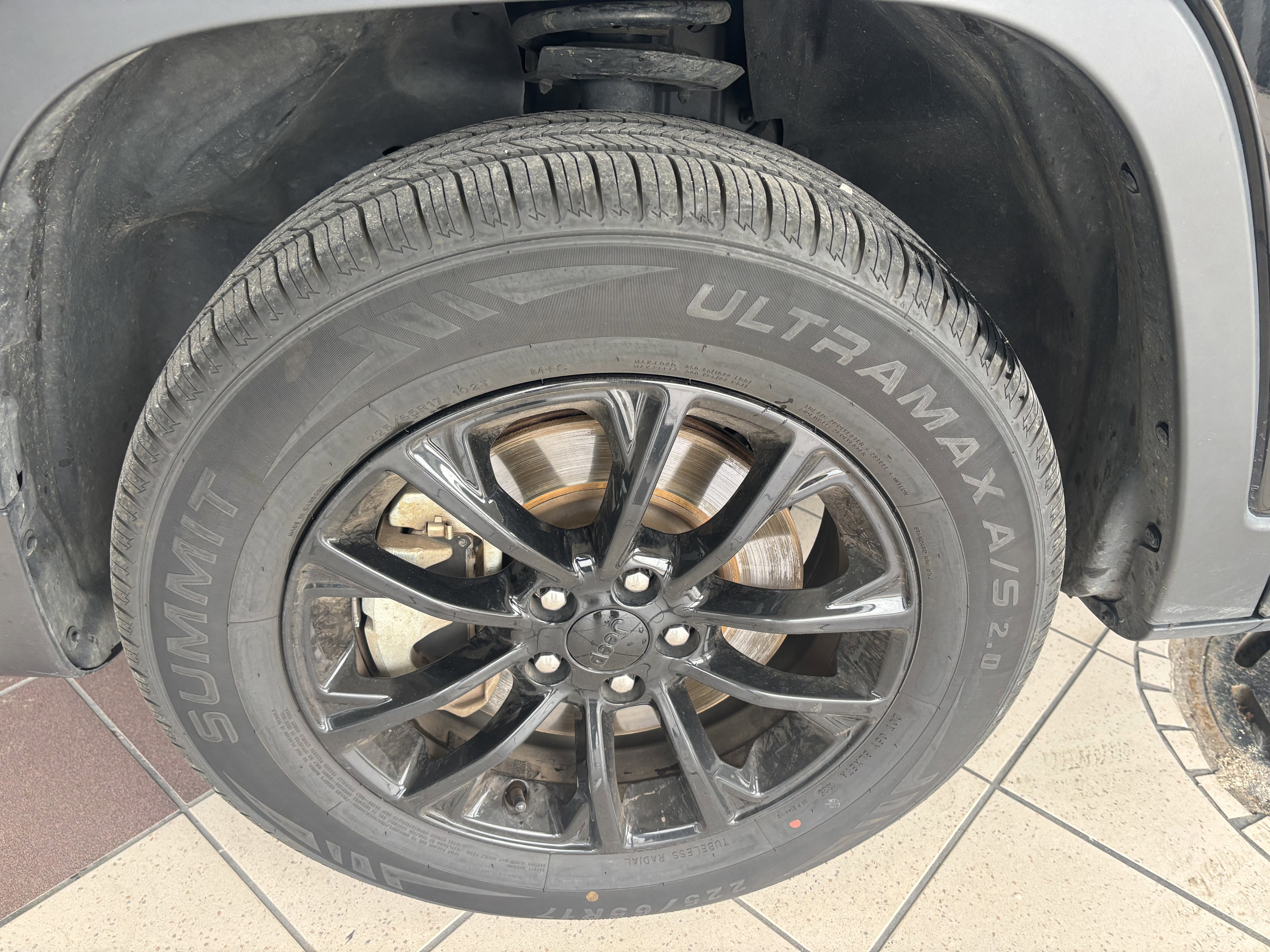 2023 Jeep Cherokee Altitude Lux