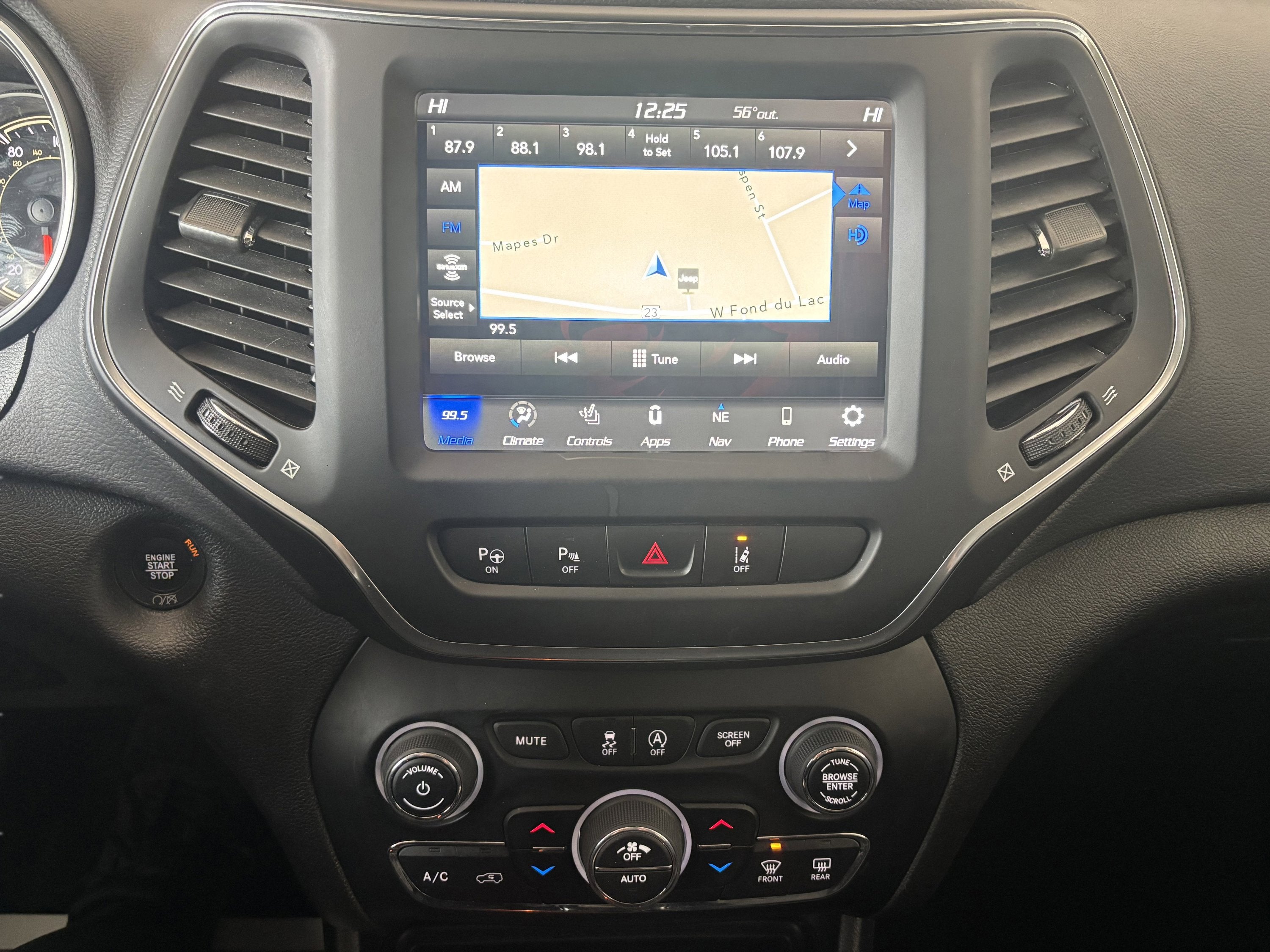 2023 Jeep Cherokee Altitude Lux