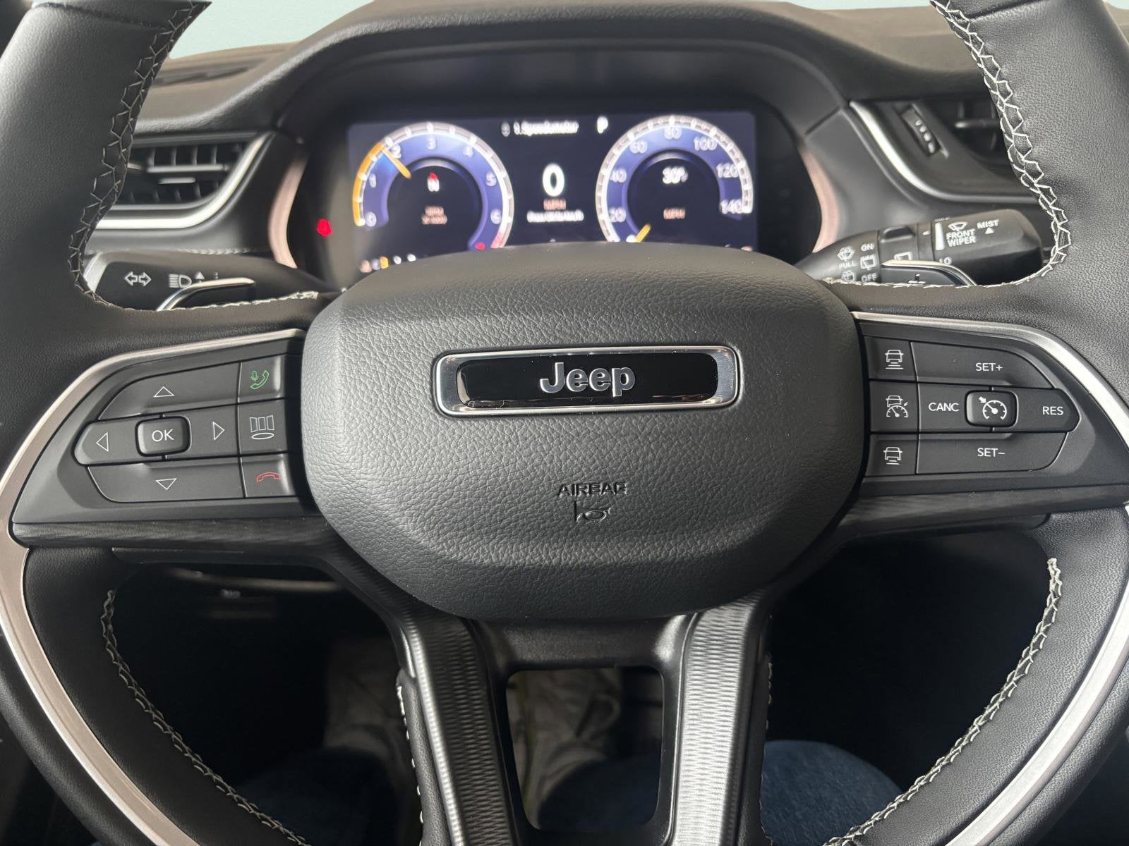 2026 Jeep Grand Cherokee Laredo Altitude