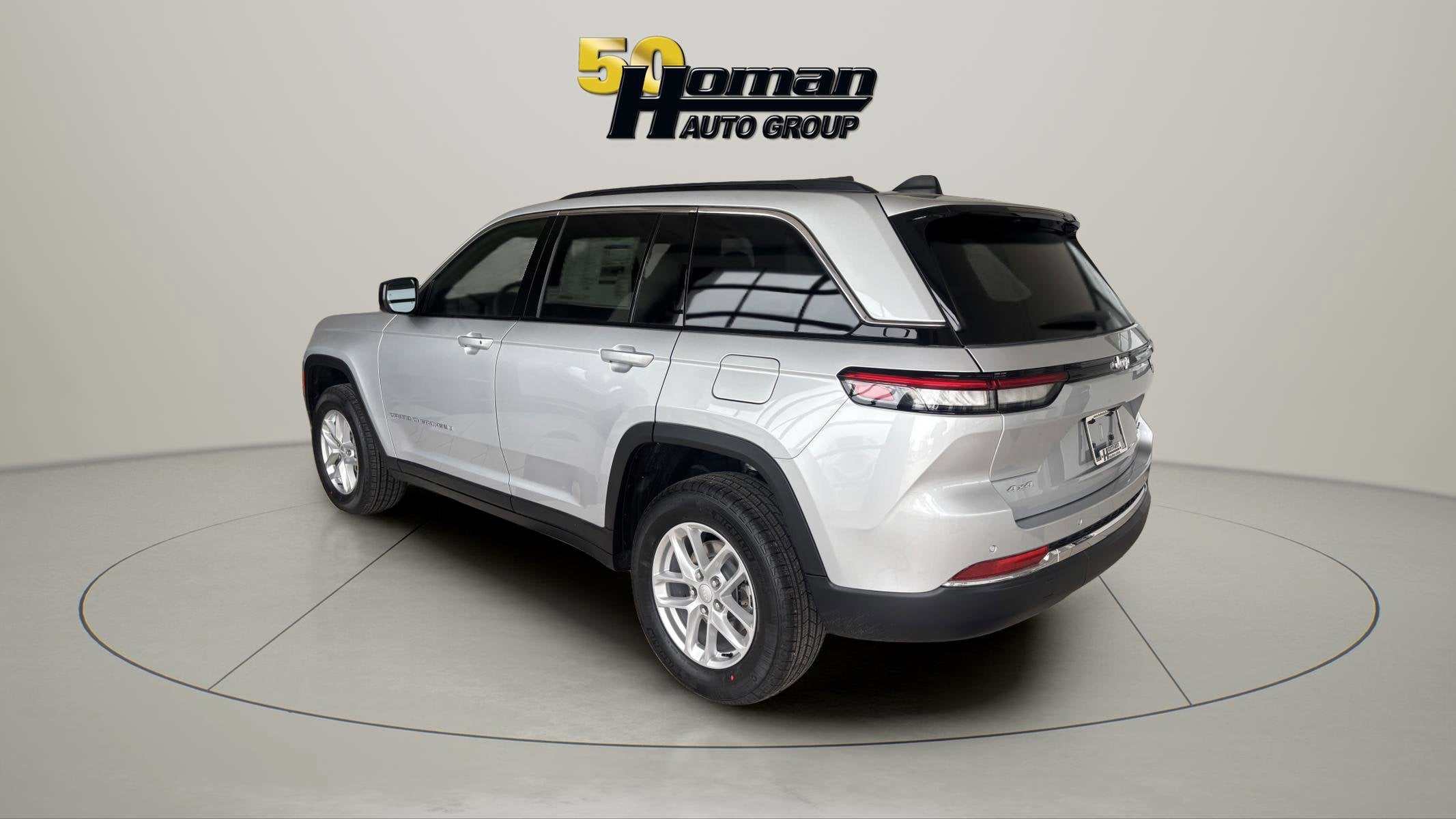 2026 Jeep Grand Cherokee Laredo Altitude