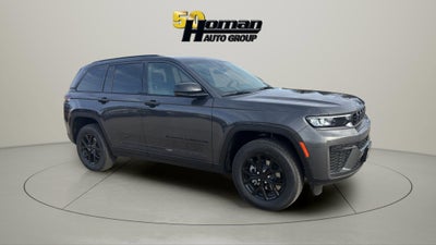 2026 Jeep Grand Cherokee Laredo Altitude