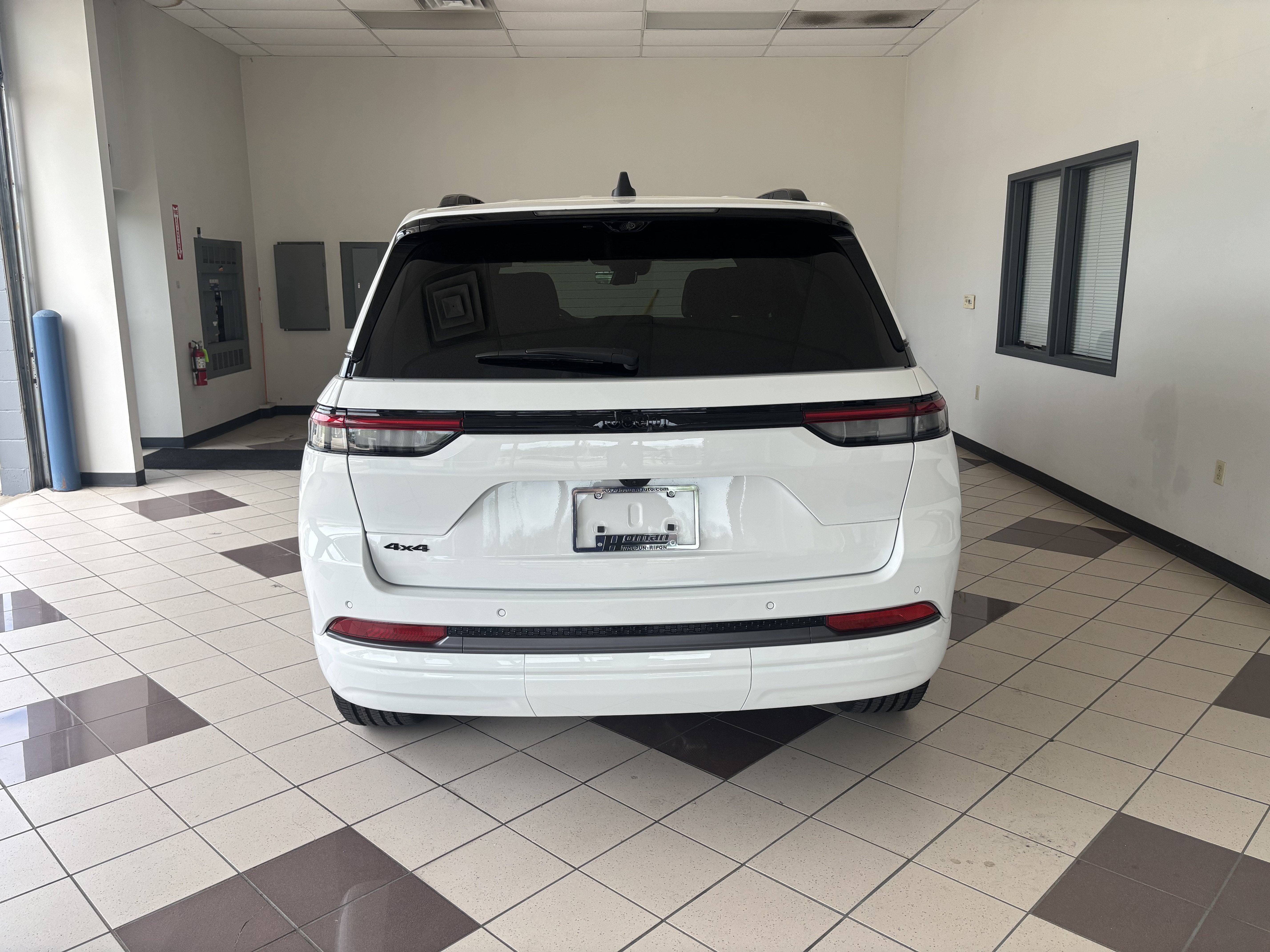 2026 Jeep Grand Cherokee Limited Reserve