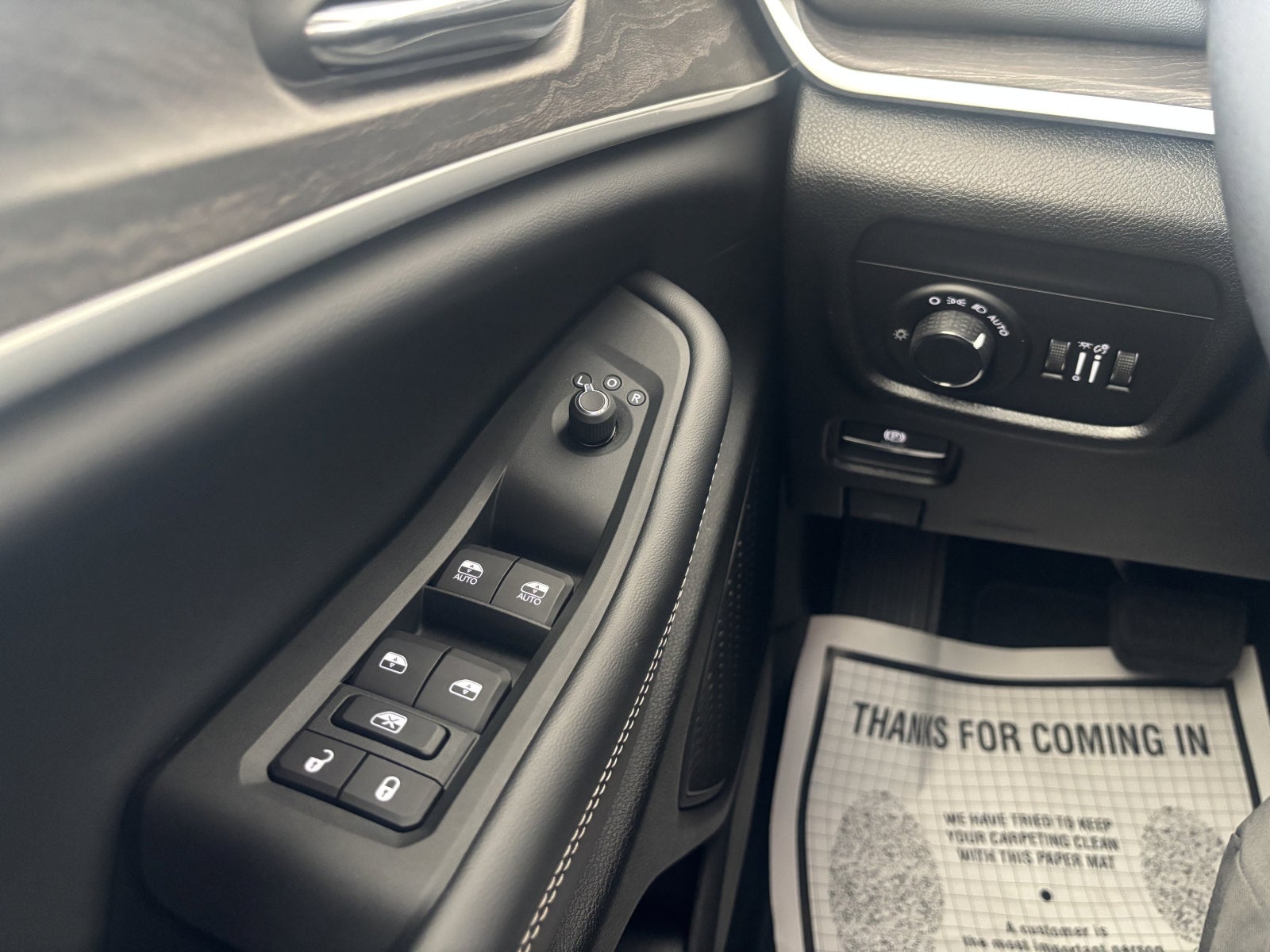 2027 Jeep Grand Cherokee L Laredo Altitude
