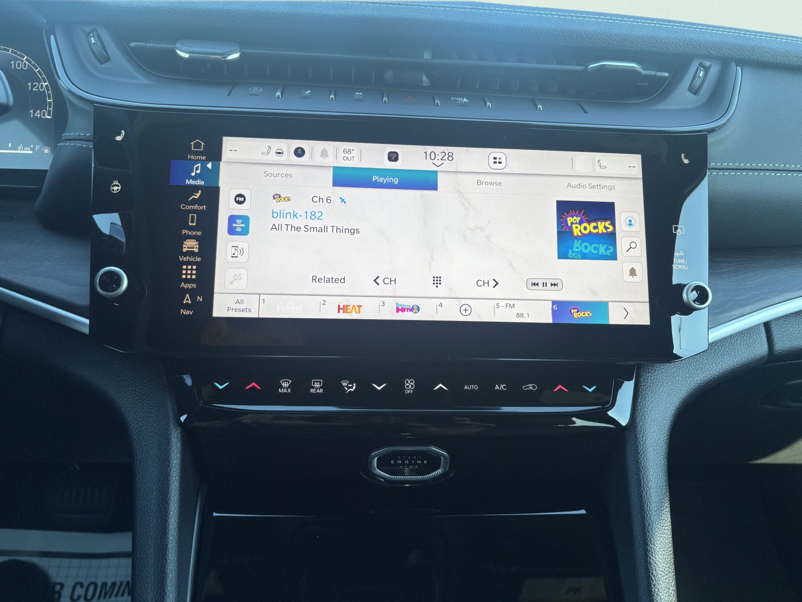 2027 Jeep Grand Cherokee L Laredo Altitude