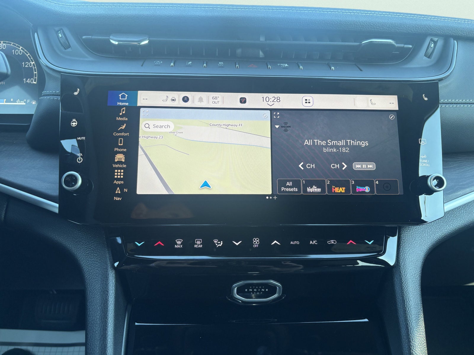 2027 Jeep Grand Cherokee L Laredo Altitude