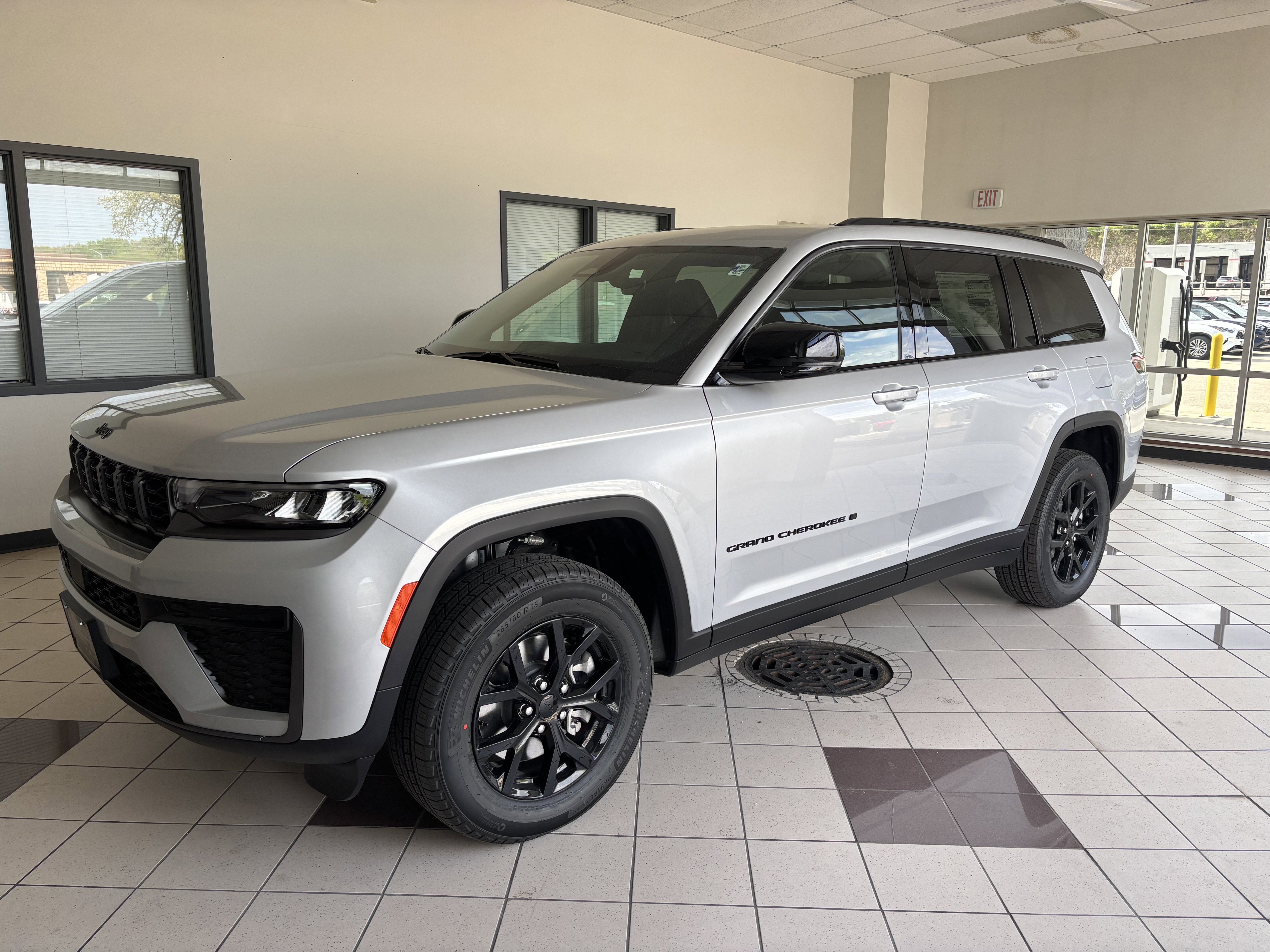 2026 Jeep Grand Cherokee L Laredo Altitude 4x4's photo
