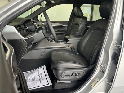 2026 Jeep Grand Cherokee L Laredo Altitude
