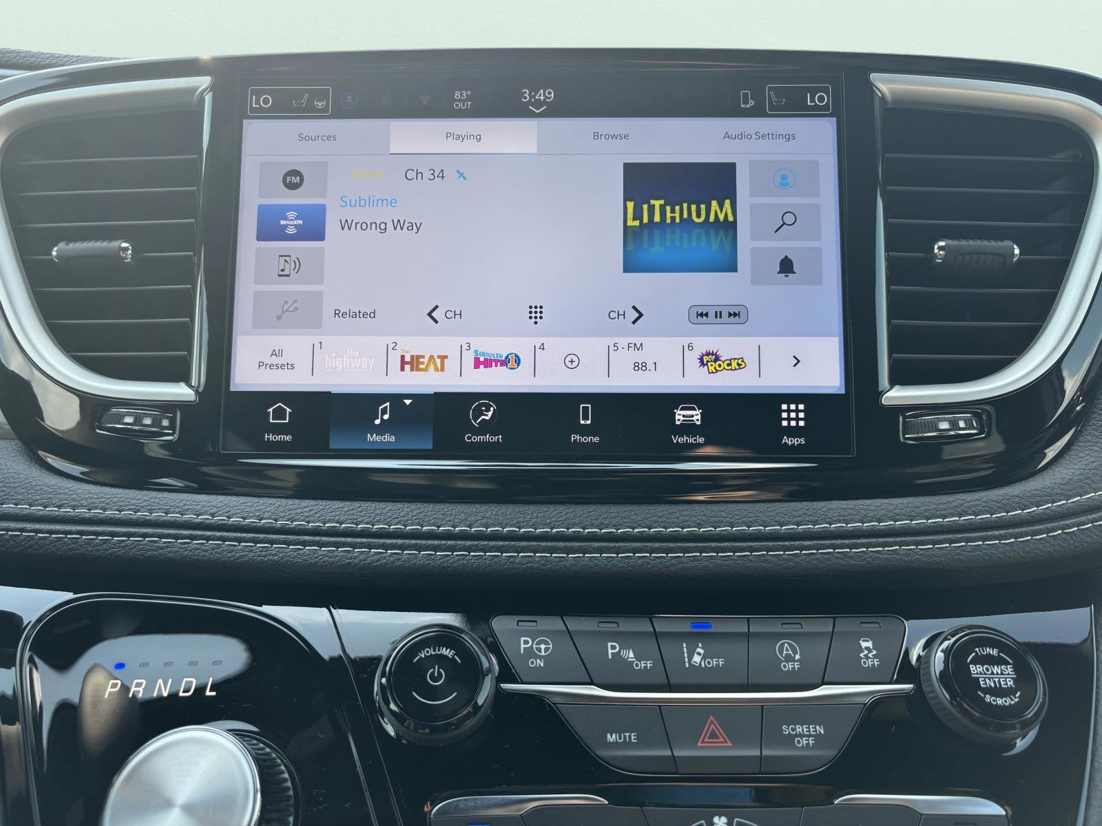 2025 Chrysler Pacifica Select