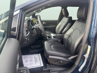 2025 Chrysler Pacifica Hybrid Hybrid Select