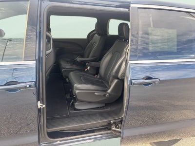 2025 Chrysler Pacifica Hybrid Hybrid Select