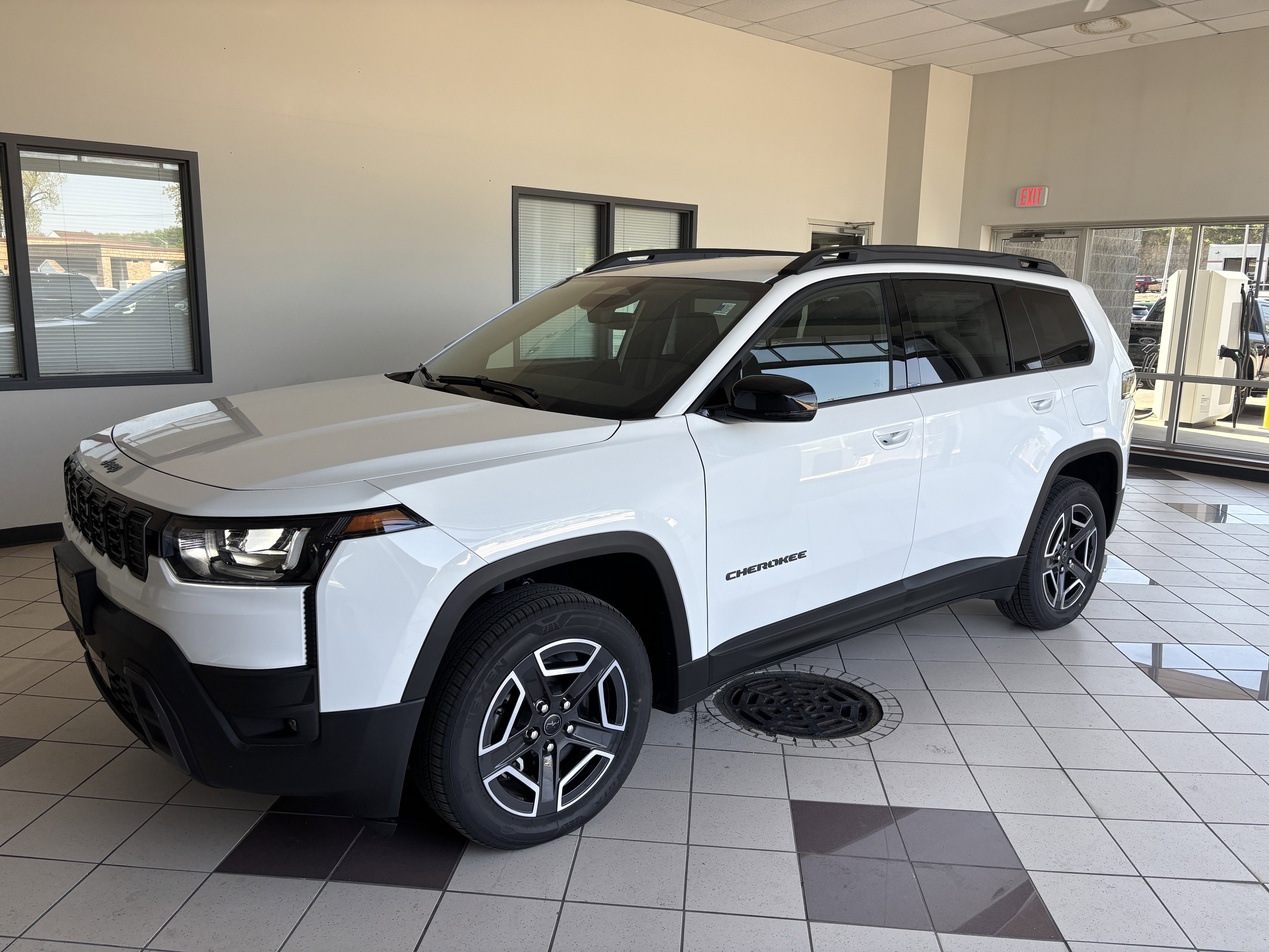 2026 Jeep Cherokee Limited HEV 4X4's photo