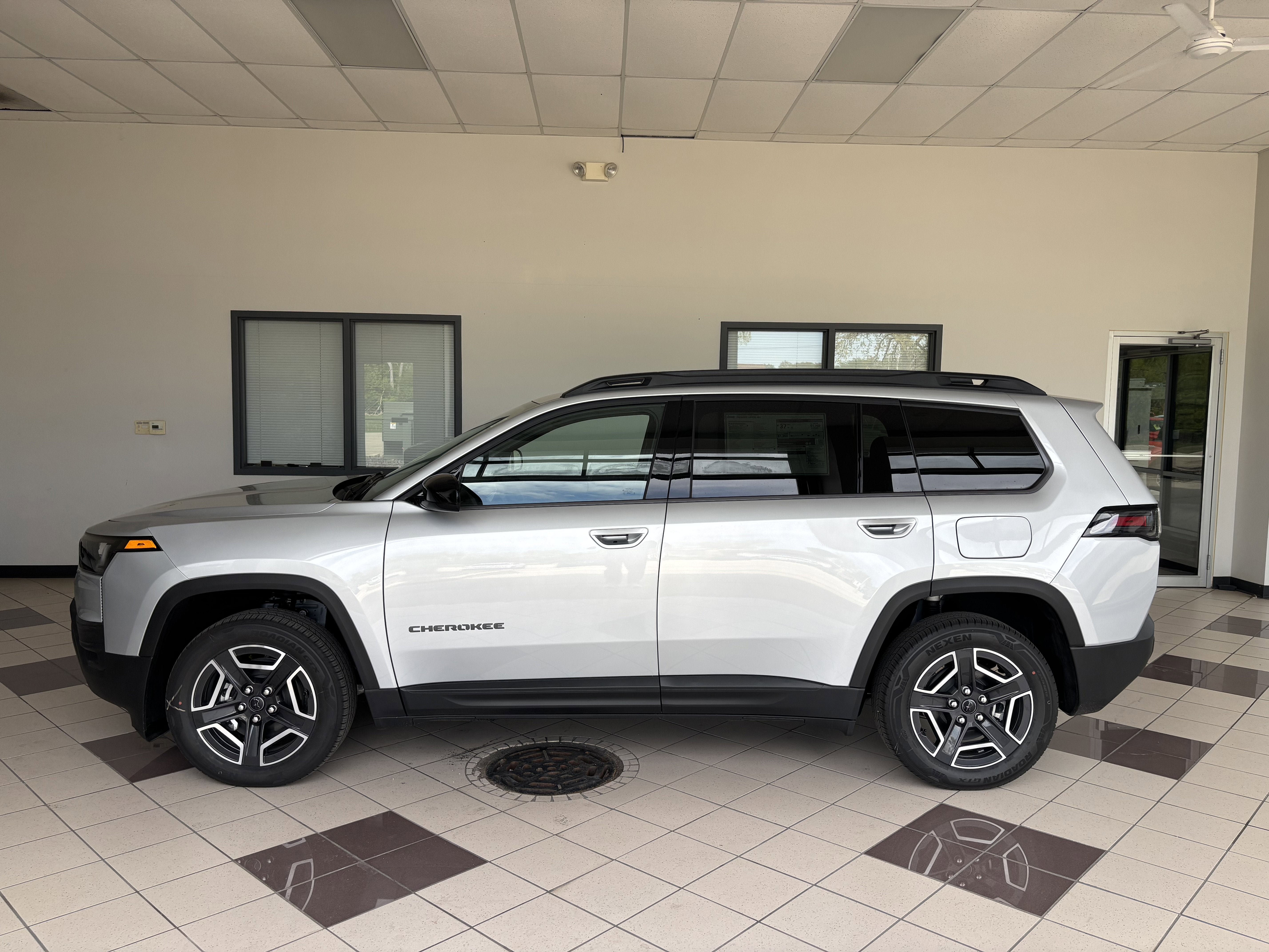 2026 Jeep Cherokee Laredo